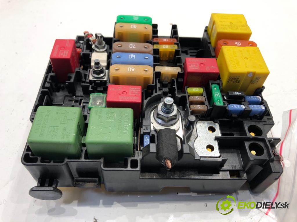 PEUGEOT 2008 I SUV 2016 96 kW 1.2 THP 130 / PureTech 130 1199 modul UCH 9804848480 (Řídící jednotka ostatní)