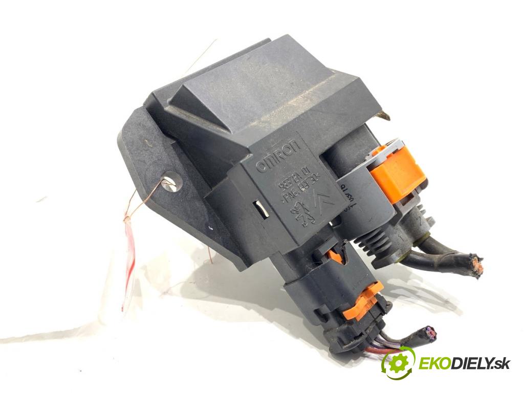 PEUGEOT 2008 I SUV 2016 96 kW 1.2 THP 130 / PureTech 130 1199 Modul ventilátora 98372A