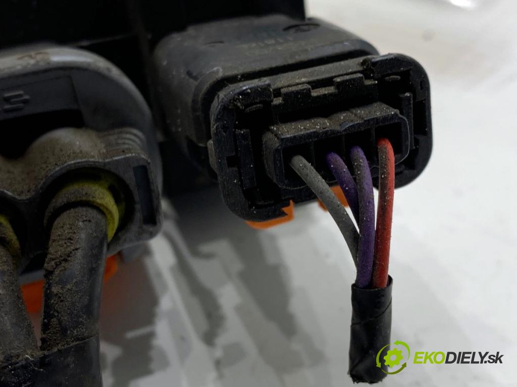 PEUGEOT 2008 I SUV 2016 96 kW 1.2 THP 130 / PureTech 130 1199 Modul ventilátora 98372A