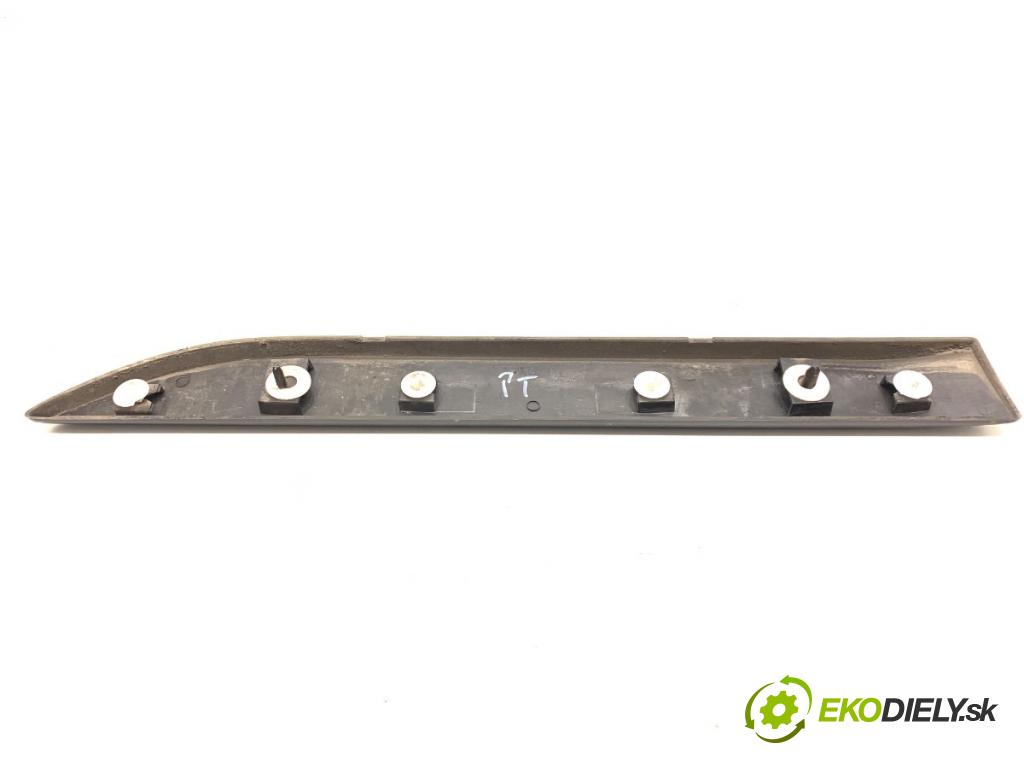 PEUGEOT 2008 I SUV 2016 96 kW 1.2 THP 130 / PureTech 130 1199 Lišta Dvere pravy zad 9678406877