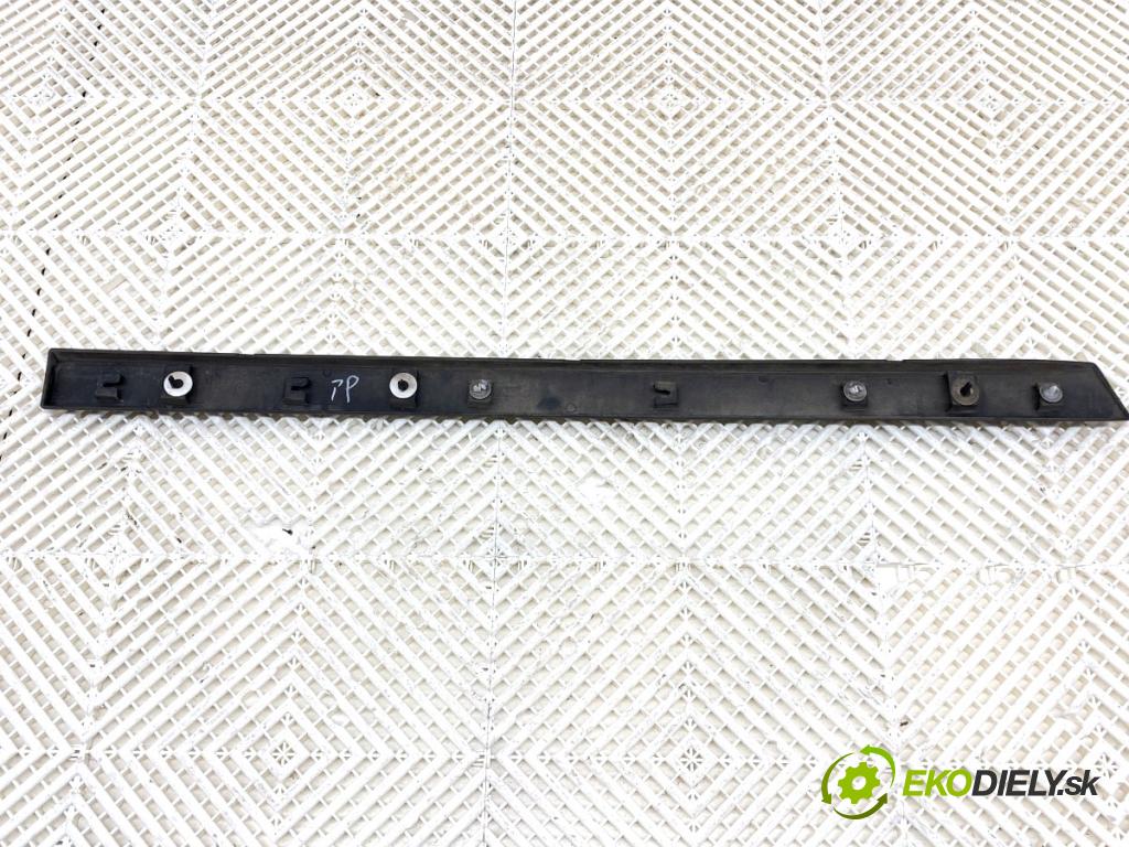 PEUGEOT 2008 I SUV 2016 96 kW 1.2 THP 130 / PureTech 130 1199 Lišta Dvere pravy predný 9678406677