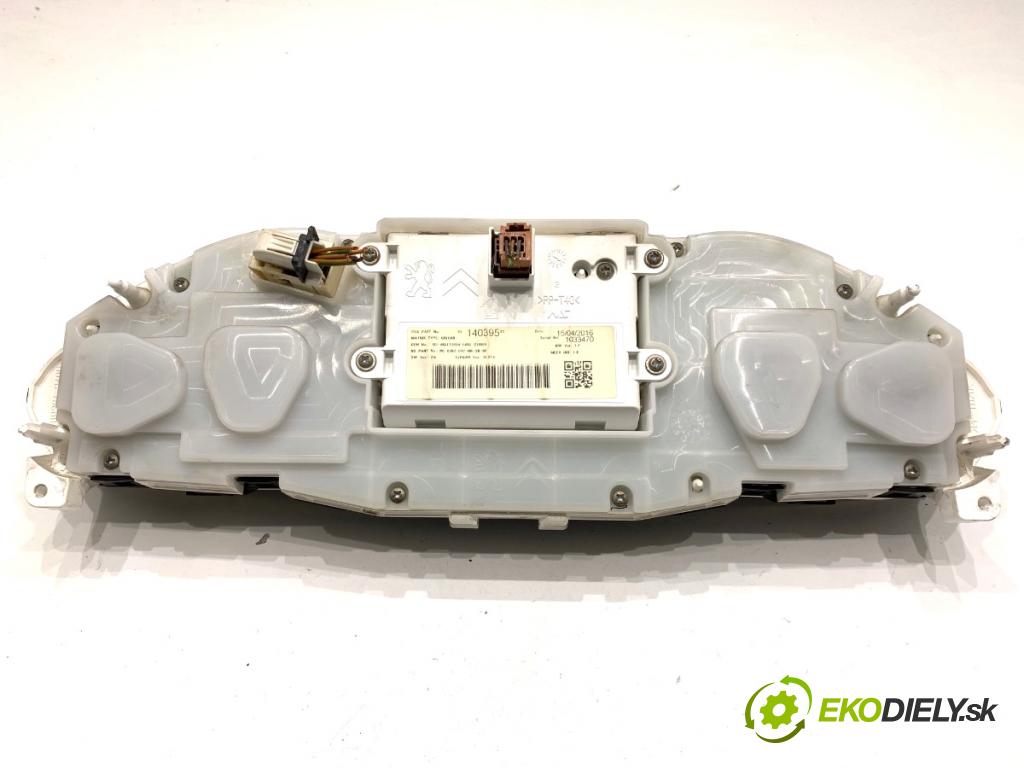 PEUGEOT 2008 I SUV 2016 96 kW 1.2 THP 130 / PureTech 130 1199 Prístrojovka 9814699280 (Prístrojová doska)