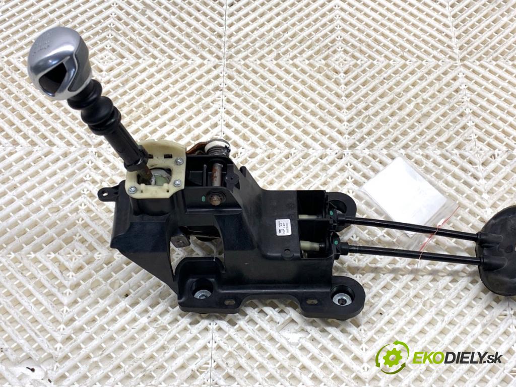 PEUGEOT 2008 I SUV 2016 96 kW 1.2 THP 130 / PureTech 130 1199 Kulisa 9806780680 (Rýchlostná páka (kulisa))