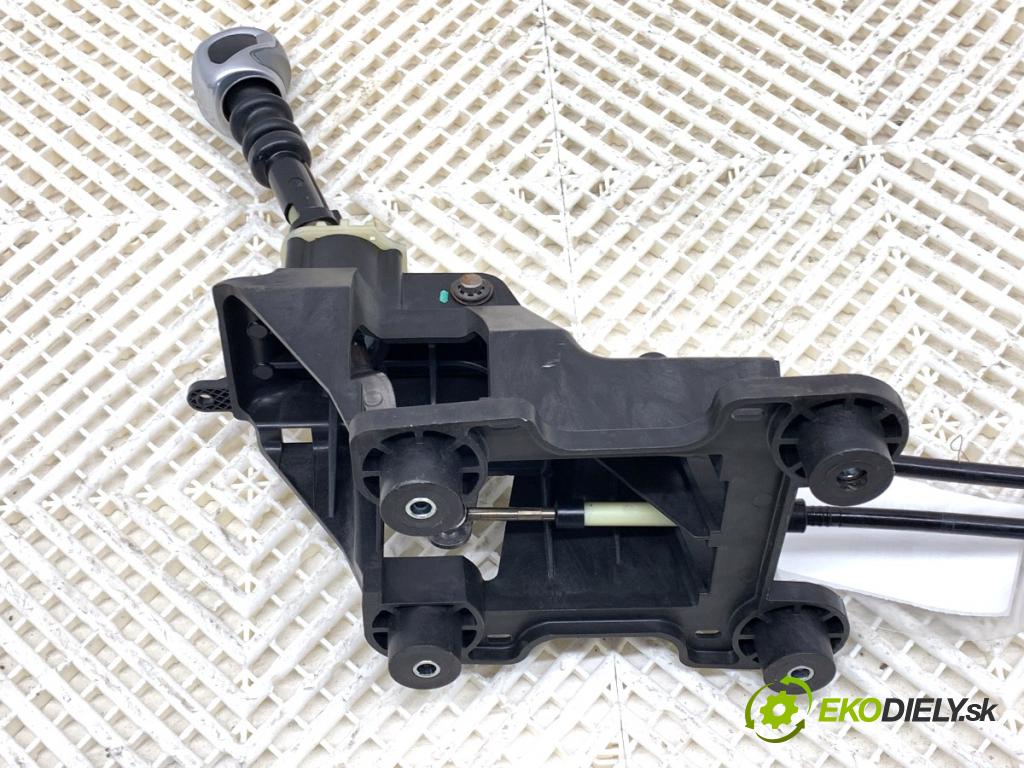 PEUGEOT 2008 I SUV 2016 96 kW 1.2 THP 130 / PureTech 130 1199 Kulisa 9806780680 (Rýchlostná páka (kulisa))