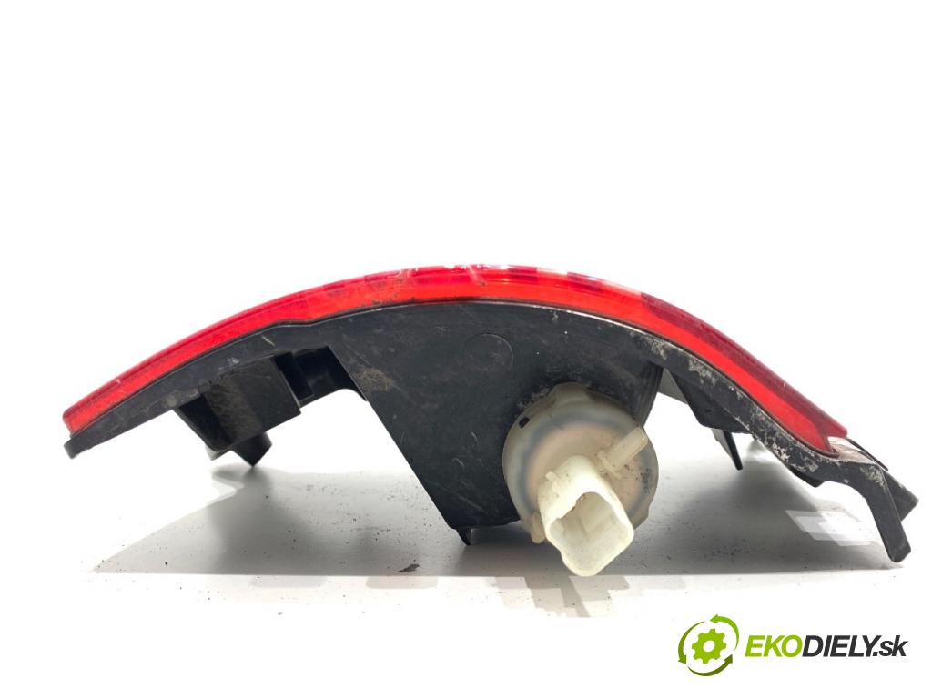 PEUGEOT 2008 I SUV 2016 96 kW 1.2 THP 130 / PureTech 130 1199 Svetlo nárazníka pravy zad