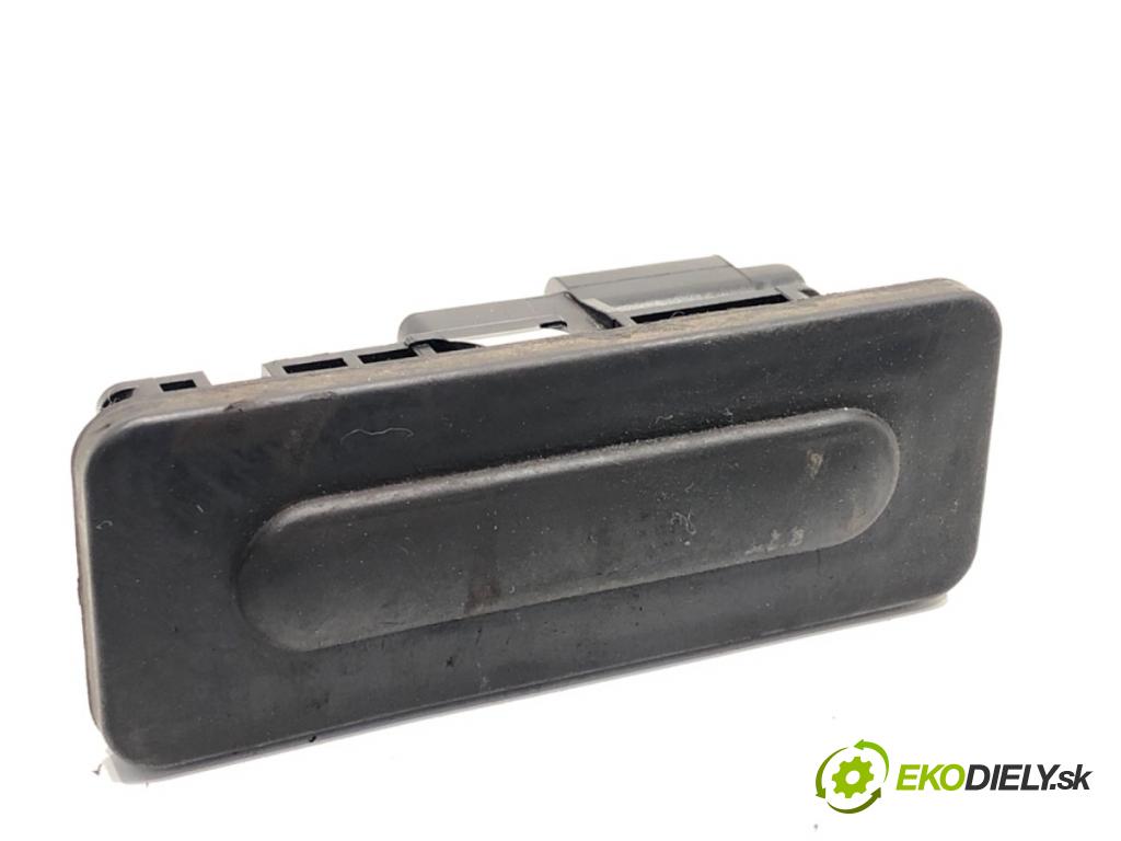 PEUGEOT 2008 I SUV 2016 96 kW 1.2 THP 130 / PureTech 130 1199 Kľučka dverí zad 95835T02