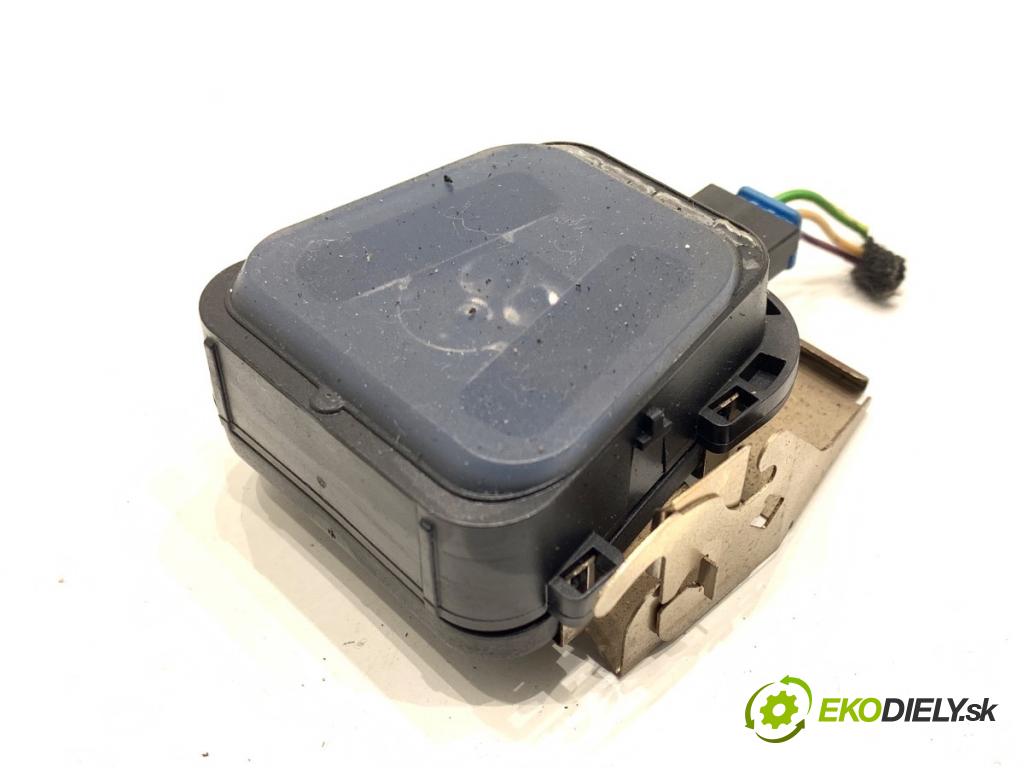 PEUGEOT 2008 I SUV 2016 96 kW 1.2 THP 130 / PureTech 130 1199 snímač deště 9665925480 (Snímač deště)