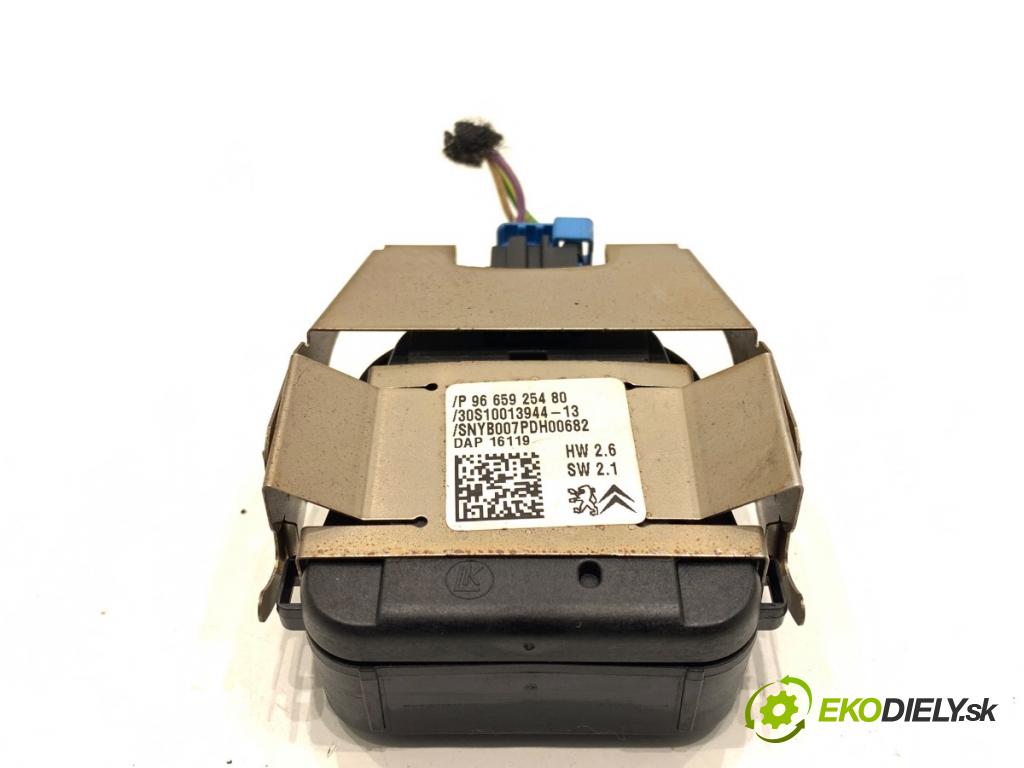 PEUGEOT 2008 I SUV 2016 96 kW 1.2 THP 130 / PureTech 130 1199 Snímač dažďa 9665925480 (Snímač dažďa)