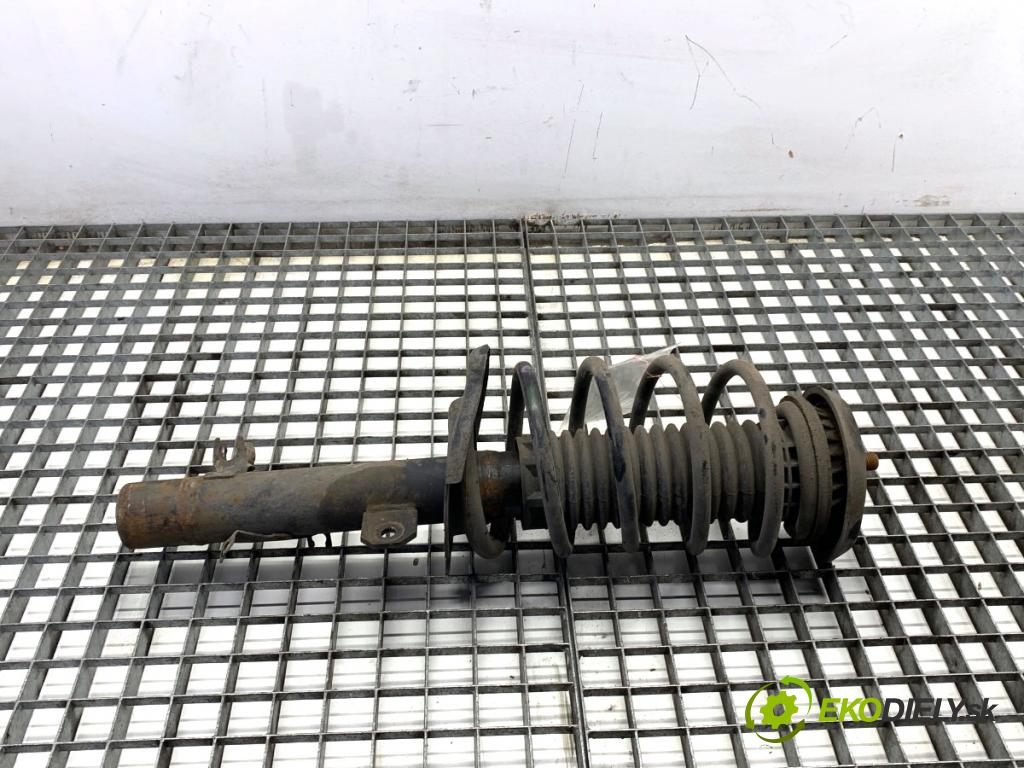 PEUGEOT 2008 I SUV 2016 96 kW 1.2 THP 130 / PureTech 130 1199 Tlmič pravy predný ZE 