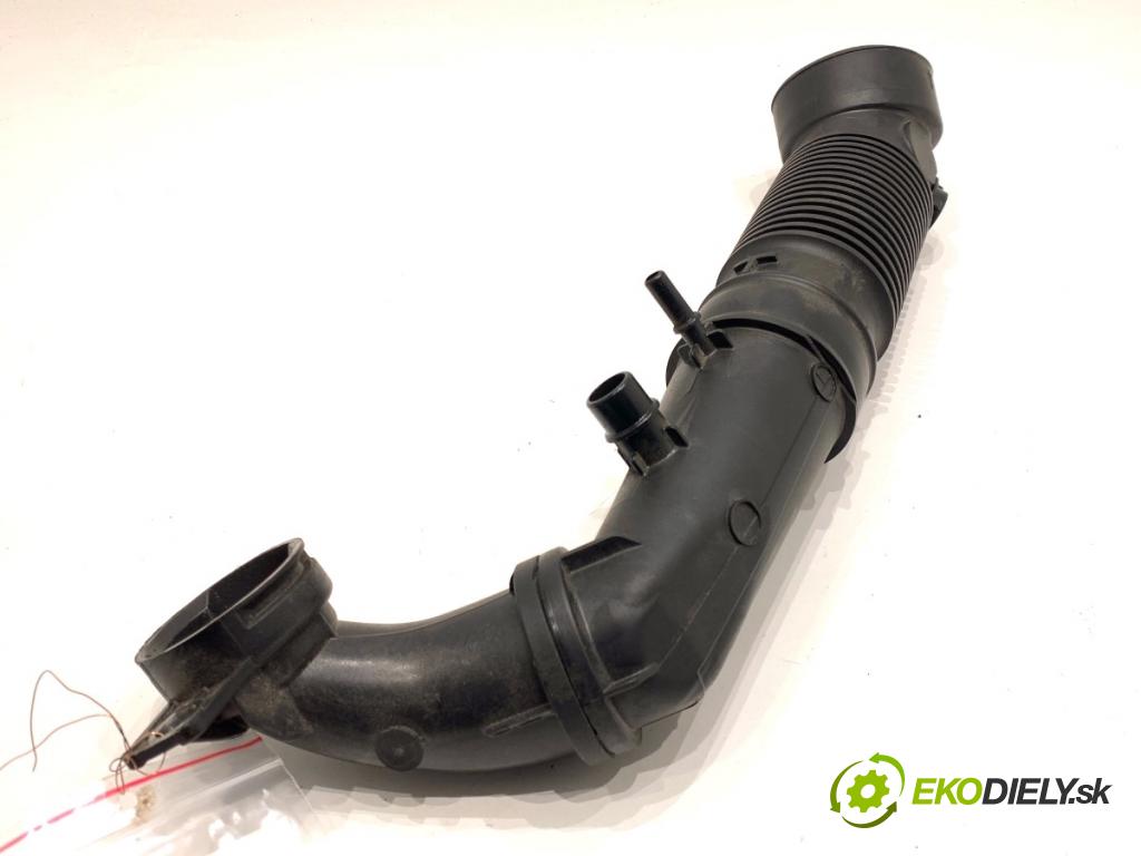 PEUGEOT 2008 I SUV 2016 96 kW 1.2 THP 130 / PureTech 130 1199 rúrka turba  (Hadice turbodmychadla)