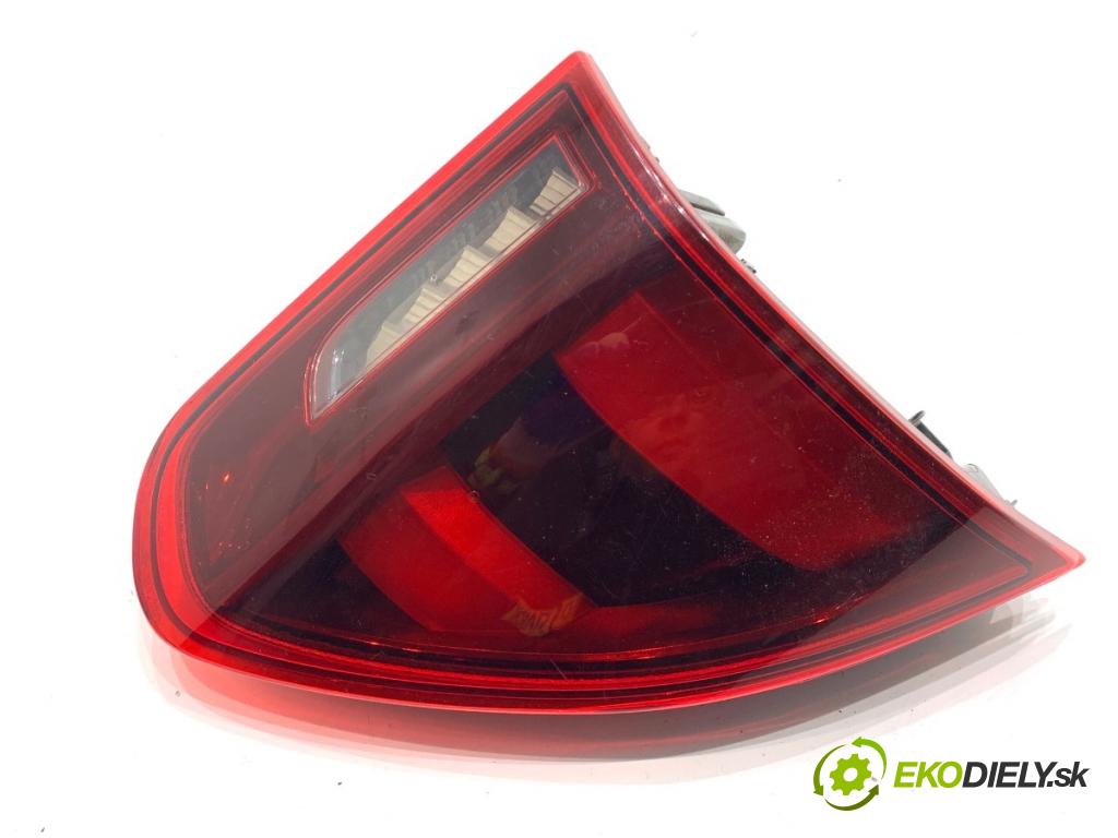 PEUGEOT 2008 I SUV 2016 96 kW 1.2 THP 130 / PureTech 130 1199 světlo zadní část levá strana vnitřní 9814758480 (Klika dveří ostatní)