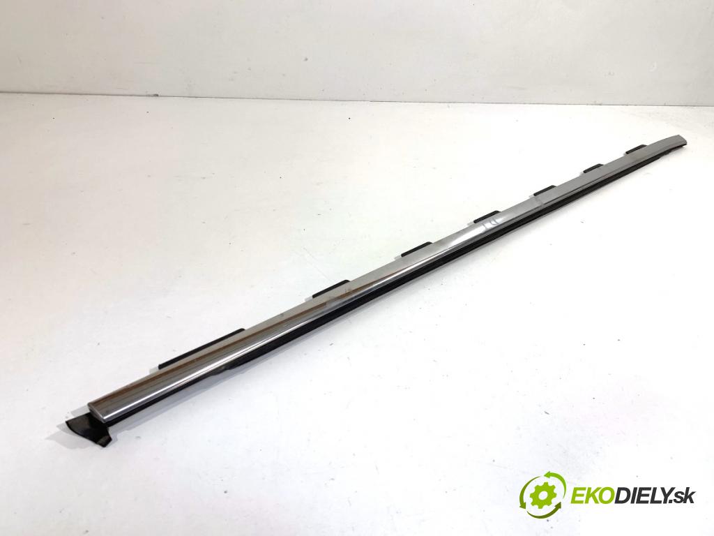 PEUGEOT 2008 I SUV 2016 96 kW 1.2 THP 130 / PureTech 130 1199 Lišta Sbírání: zad pravy 