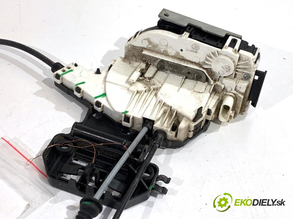 JEEP CHEROKEE KL SUV 2014 125 kW 2.0 CRD 4x4 1956 zámok Dvere pravy zad P04589914AD