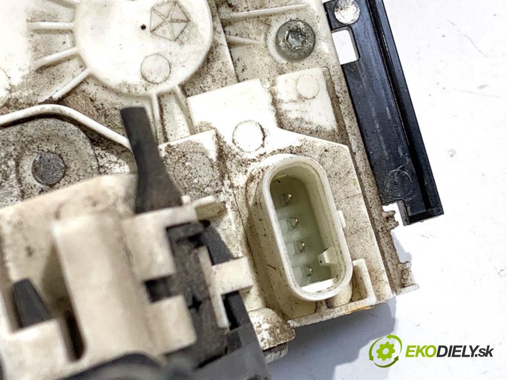 JEEP CHEROKEE KL SUV 2014 125 kW 2.0 CRD 4x4 1956 zámok Dvere pravy zad P04589914AD