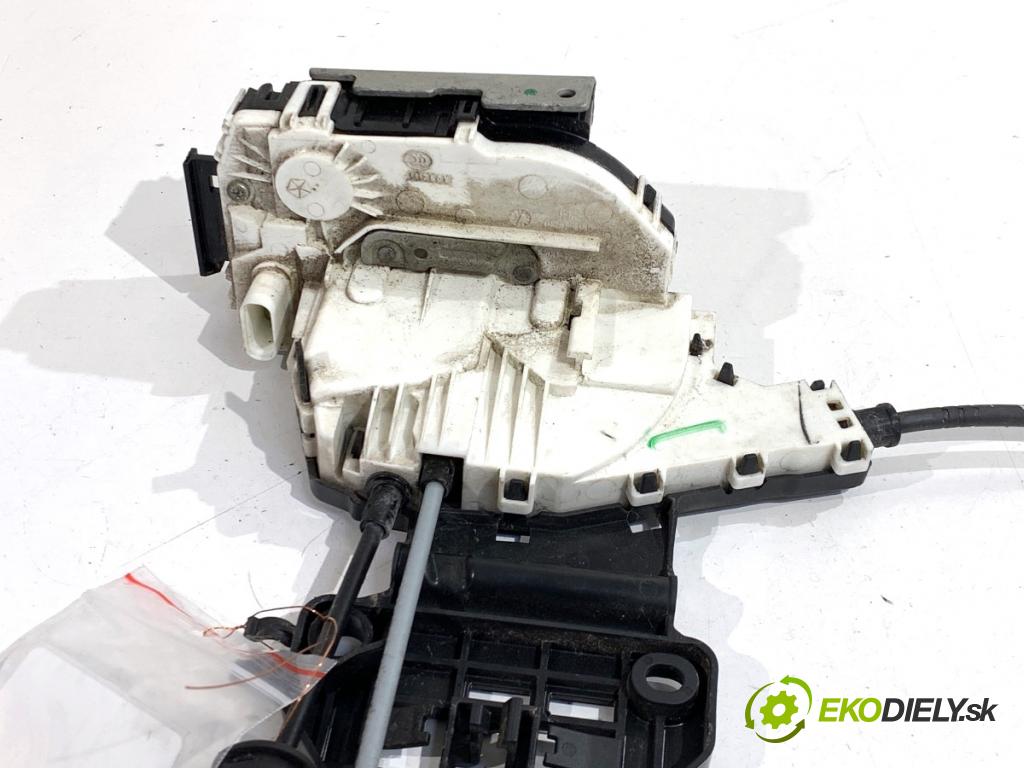 JEEP CHEROKEE KL SUV 2014 125 kW 2.0 CRD 4x4 1956 zámok Dvere ľavy zad P04589915AD