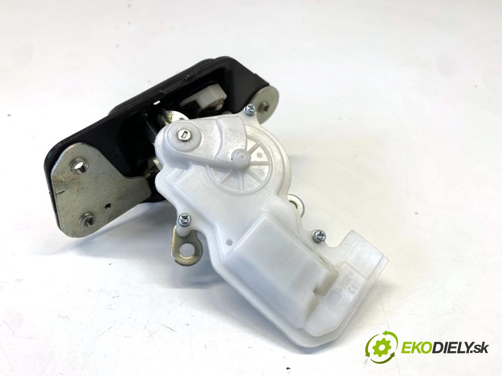 JEEP CHEROKEE KL SUV 2014 125 kW 2.0 CRD 4x4 1956 zámok dverí zad