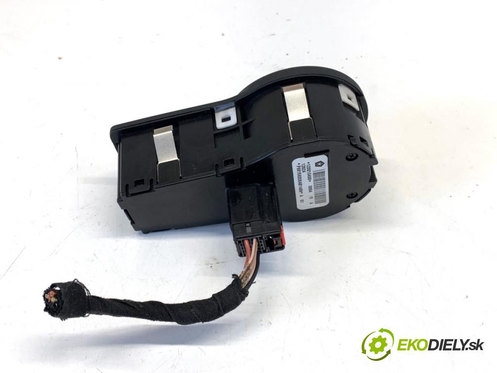 JEEP CHEROKEE KL SUV 2014 125 kW 2.0 CRD 4x4 1956 Spínač svetiel