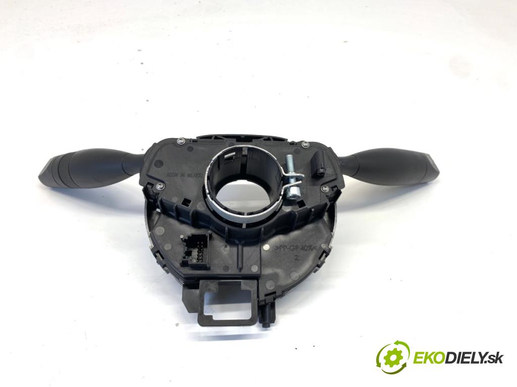 JEEP CHEROKEE KL SUV 2014 125 kW 2.0 CRD 4x4 1956 Prepínač kombinovaný P68189101AE (Prepínacie páčky pod volantom)