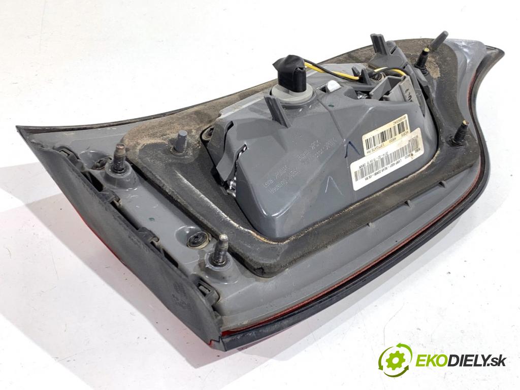 JEEP CHEROKEE KL SUV 2014 125 kW 2.0 CRD 4x4 1956 Svetlo zad pravá vnútorná 68102920AC (Kľučka dverí ostatné)