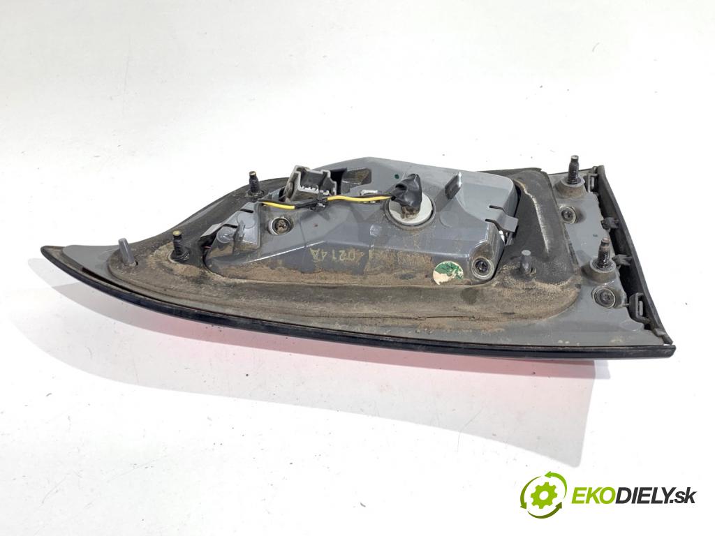 JEEP CHEROKEE KL SUV 2014 125 kW 2.0 CRD 4x4 1956 Svetlo zad pravá vnútorná 68102920AC (Kľučka dverí ostatné)