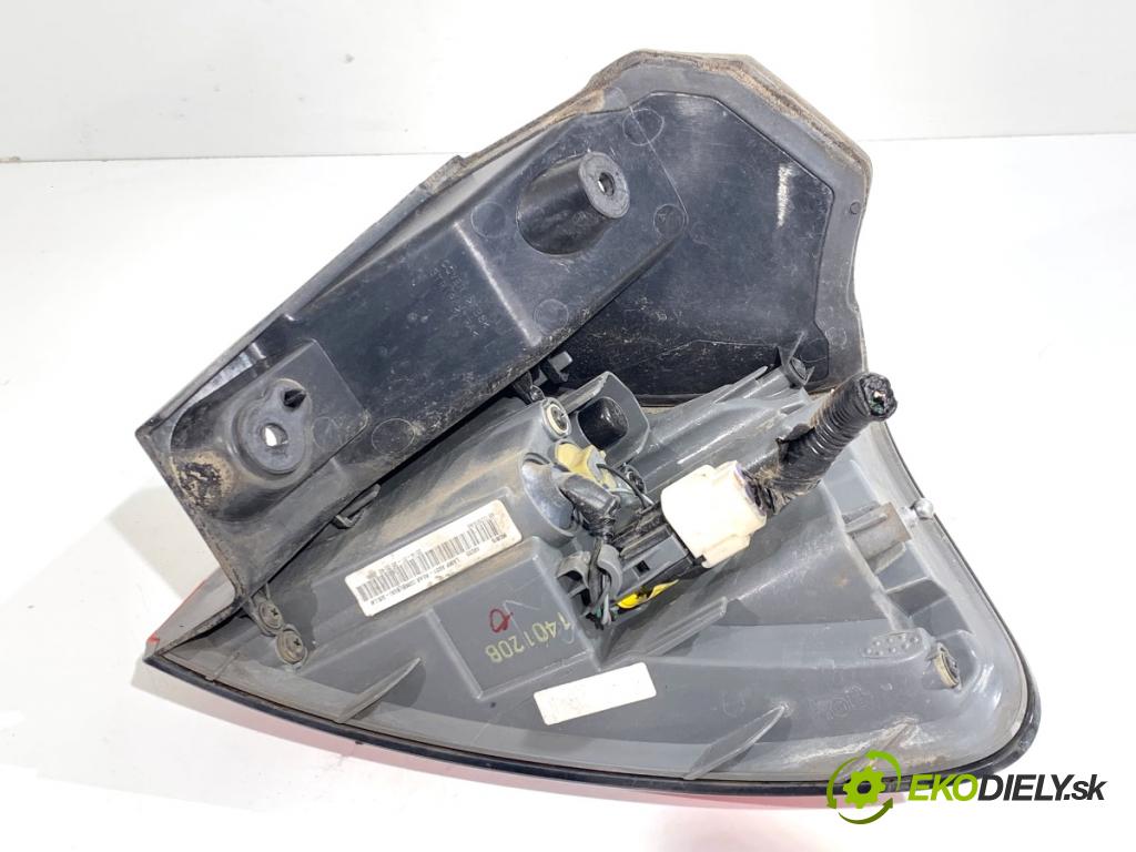 JEEP CHEROKEE KL SUV 2014 125 kW 2.0 CRD 4x4 1956 Svetlo ľavy zad 68102909AE