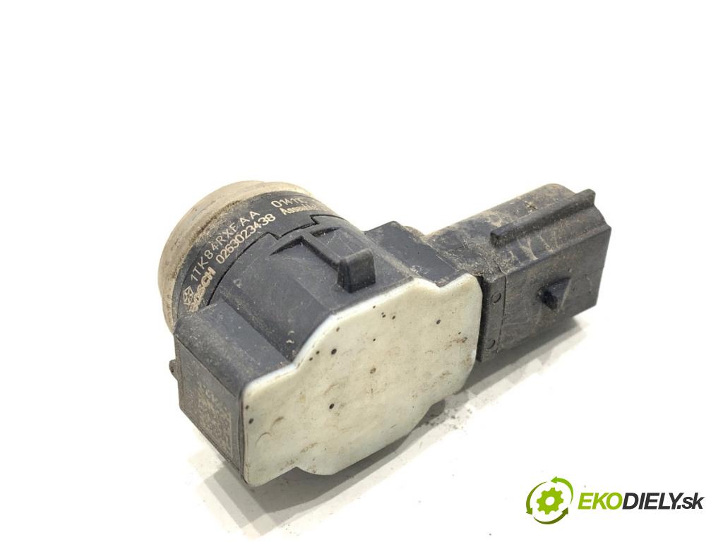 JEEP CHEROKEE KL SUV 2014 125 kW 2.0 CRD 4x4 1956 Snímač PDC 1TK84RXFAA 0263023438