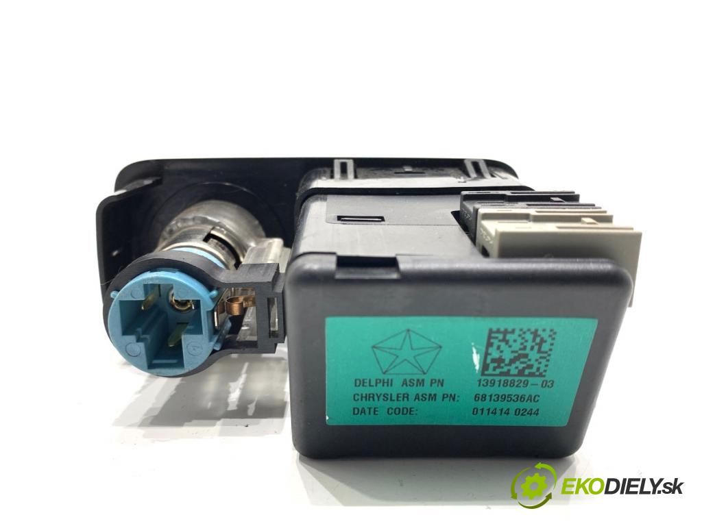 JEEP CHEROKEE KL SUV 2014 125 kW 2.0 CRD 4x4 1956 HNÍZDO: USB 68139536AC