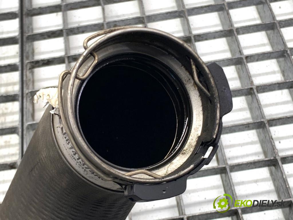 JEEP CHEROKEE KL SUV 2014 125 kW 2.0 CRD 4x4 1956 Rúra vzduchu intercoolera 68141374AC