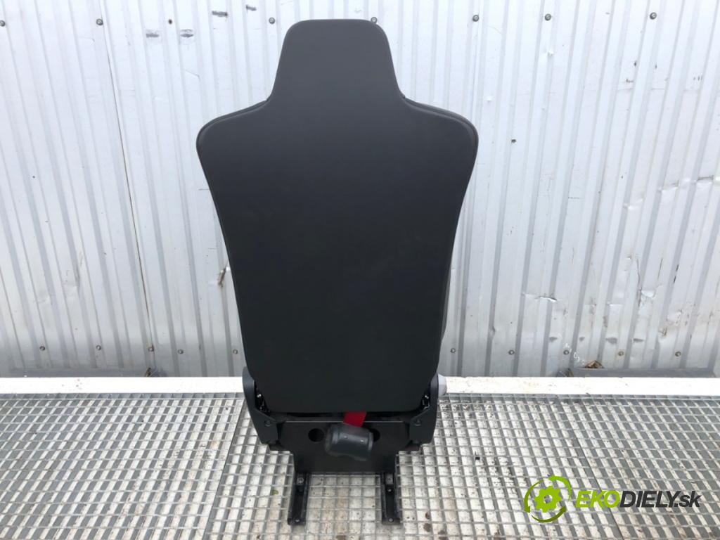 RENAULT TRUCKS T Platforma / podwozie 2020 338 kW T460 338 kW [460 KM] olej napędowy 2013 - 2022 10837 Sedadlo pravy predný