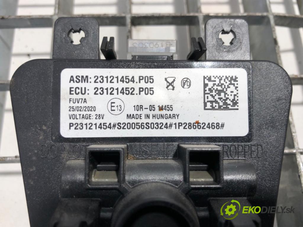 RENAULT TRUCKS T Platforma / podwozie 2020 338 kW T460 338 kW [460 KM] olej napędowy 2013 - 2022 10837 KAMERA RADAR: 23121454