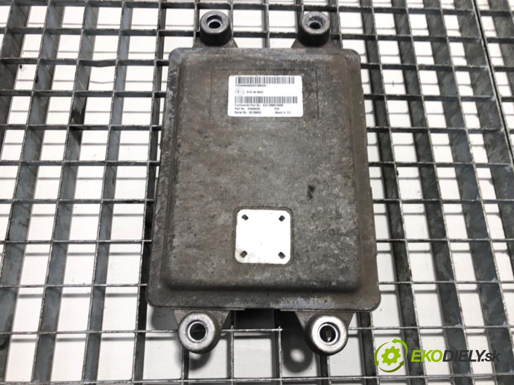 RENAULT TRUCKS T Platforma / podwozie 2020 338 kW T460 338 kW [460 KM] olej napędowy 2013 - 2022 10837 Riadiaca jednotka SCR: 22449430