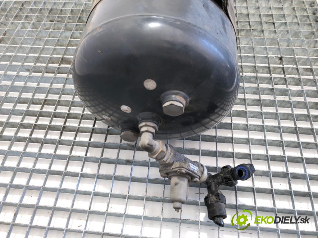 RENAULT TRUCKS T Platforma / podwozie 2020 338 kW T460 338 kW [460 KM] olej napędowy 2013 - 2022 10837 nádržka vzduchu 7421187791 (Kryt vzduchového filtru)