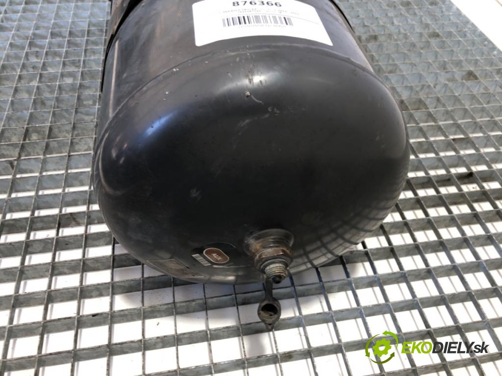 RENAULT TRUCKS T Platforma / podwozie 2020 338 kW T460 338 kW [460 KM] olej napędowy 2013 - 2022 10837 nádržka vzduchu 7421187791 (Kryt vzduchového filtru)