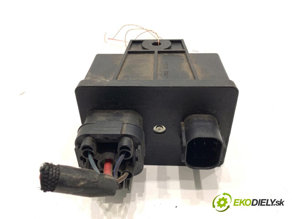 JEEP CHEROKEE KL SUV 2014 125 kW 2.0 CRD 4x4 1956 relé sviečok žhavenia 0281003060 (Relé)