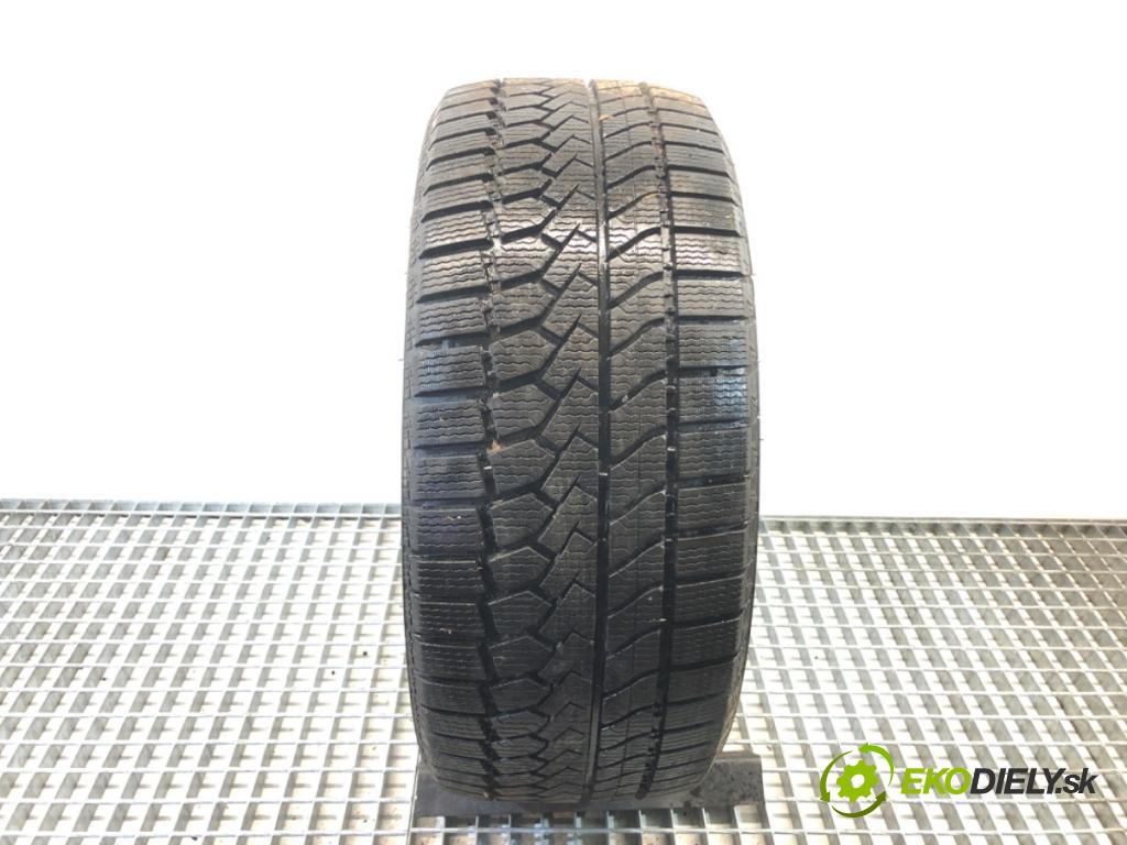 --- ---      PNEUMATIKA: zima 1X 255/40 20