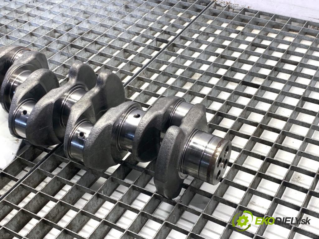 MERCEDES-BENZ KLASA GLA SUV 2017 100 kW GLA 200 CDI 4-matic (156.902) 2143 Kardaň, hriadeľ KLIKA: 65117 (Blok motora ostatné)