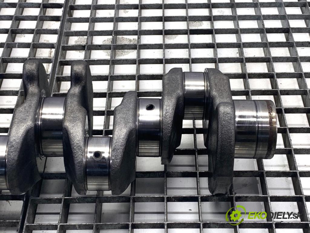 MERCEDES-BENZ KLASA GLA SUV 2017 100 kW GLA 200 CDI 4-matic (156.902) 2143 Kardaň, hriadeľ KLIKA: 65117 (Blok motora ostatné)