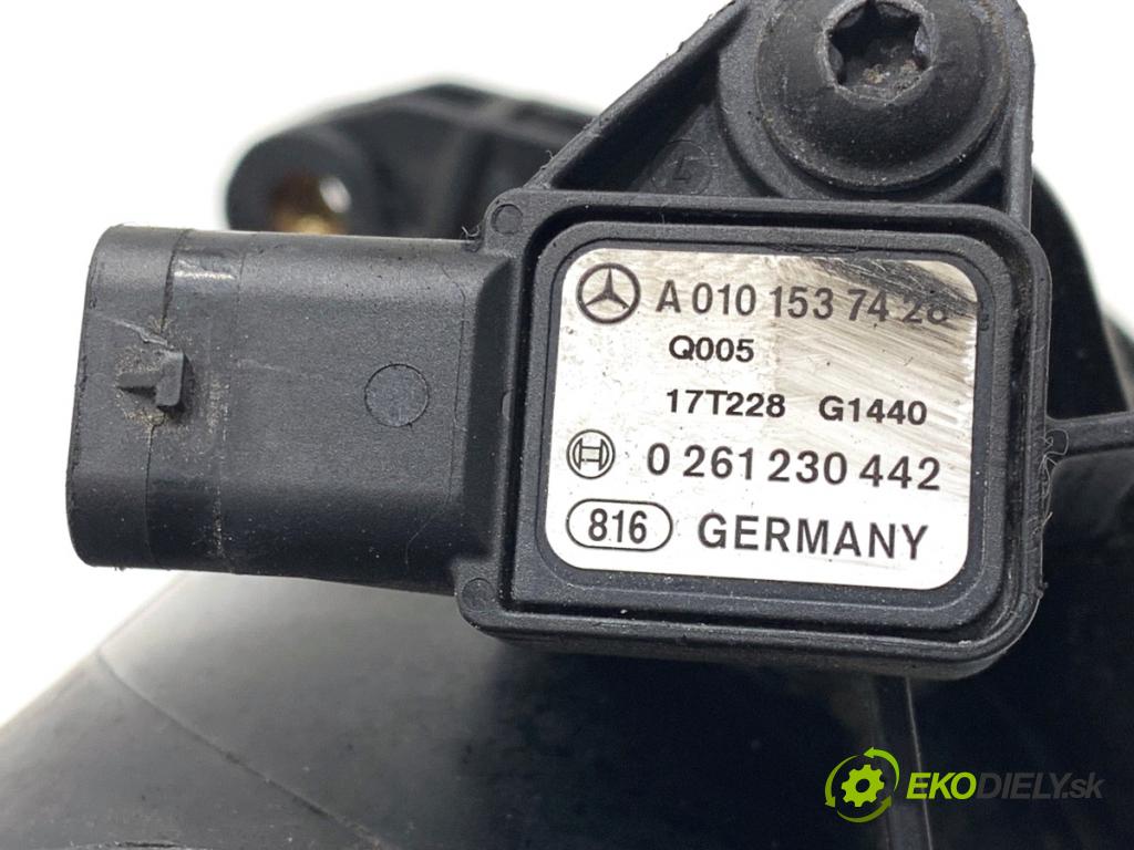 MERCEDES-BENZ KLASA GLA SUV 2017 100 kW GLA 200 CDI 4-matic (156.902) 2143 Rúra vzduchu A6510901128