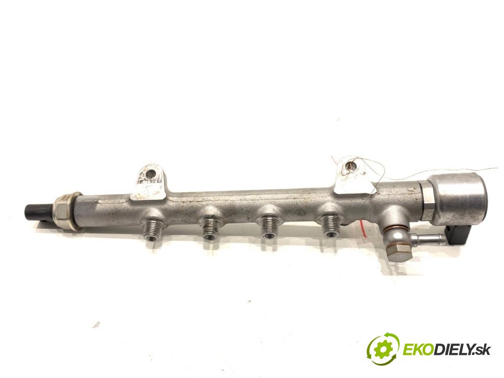 MERCEDES-BENZ KLASA GLA SUV 2017 100 kW GLA 200 CDI 4-matic (156.902) 2143 lišta vstřikovací A6510700700 (Vstřikovací lišta)