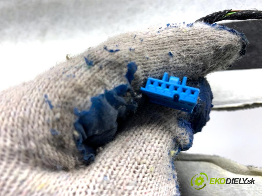 MERCEDES-BENZ GLE SUV 2020 180 kW GLE 300 d 4-matic (167.119) 1950 Stropný tapacír  (Stropný tapacír)