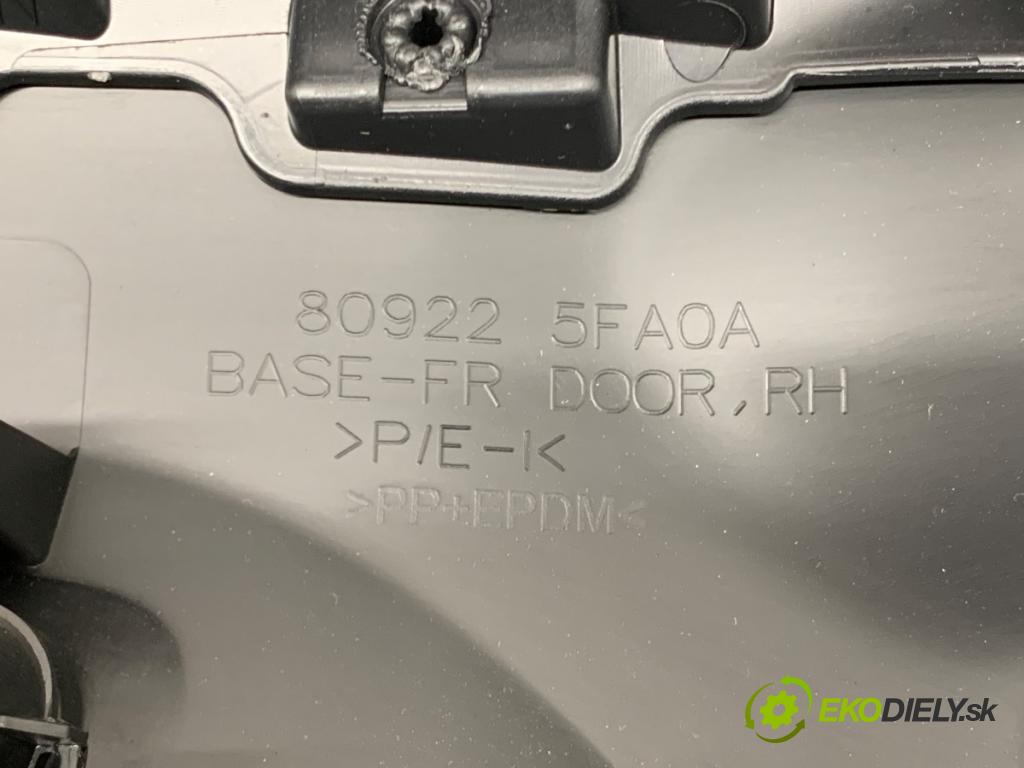 NISSAN MICRA K14 liftback 2020 74 kW 1.0 IG-T 100 999 ča dveře pravý přední část