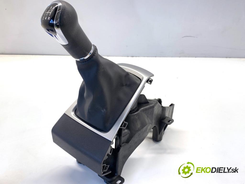 NISSAN MICRA K14 liftback 2020 74 kW 1.0 IG-T 100 999 kulisa 349011267R (Řadicí páka (kulisa) )