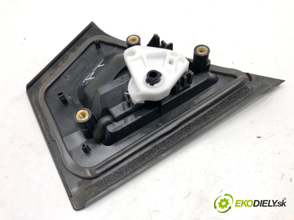 NISSAN MICRA K14 liftback 2020 74 kW 1.0 IG-T 100 999 Kľučka vonkajšia pravy zad