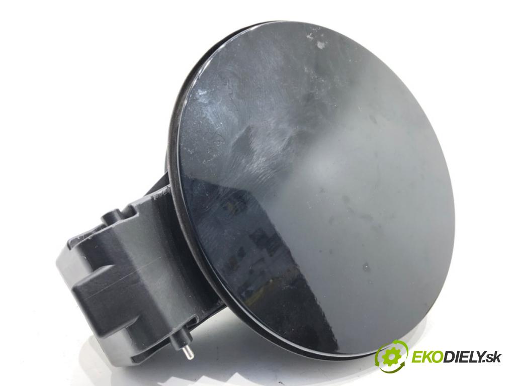 NISSAN MICRA K14 liftback 2020 74 kW 1.0 IG-T 100 999 Dvierka nádrže paliva  (Kľučka dverí ostatné)