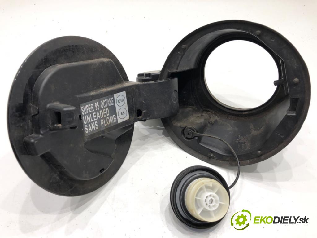 NISSAN MICRA K14 liftback 2020 74 kW 1.0 IG-T 100 999 Dvierka nádrže paliva  (Kľučka dverí ostatné)