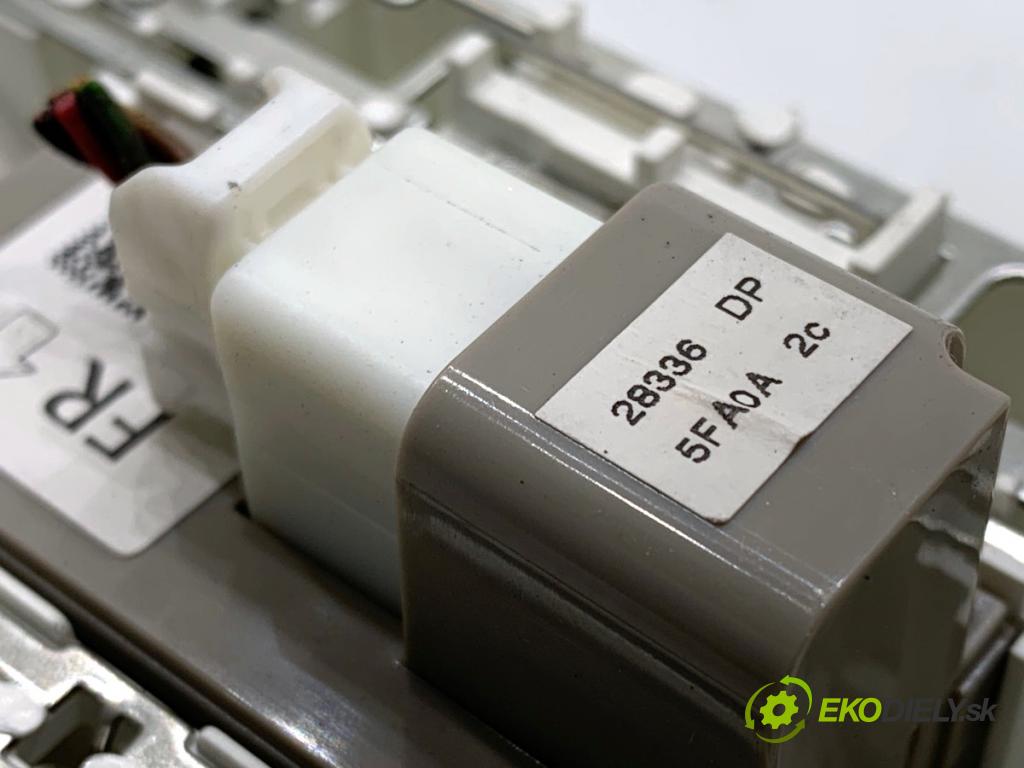 NISSAN MICRA K14 liftback 2020 74 kW 1.0 IG-T 100 999 Svetlo stropné 264305TA0A