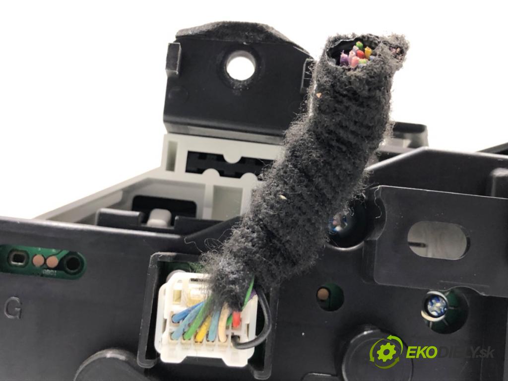 NISSAN MICRA K14 liftback 2020 74 kW 1.0 IG-T 100 999 Prístrojovka 5FV1A (Prístrojová doska)