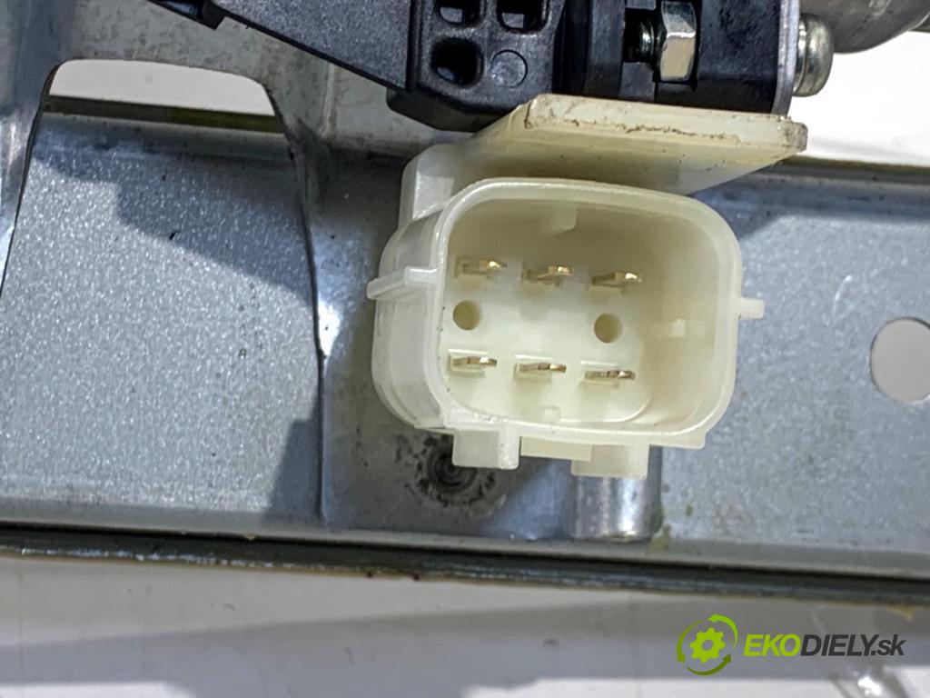 NISSAN MICRA K14 liftback 2020 74 kW 1.0 IG-T 100 999 Mechanizmus okna pravy predný 262100-5640