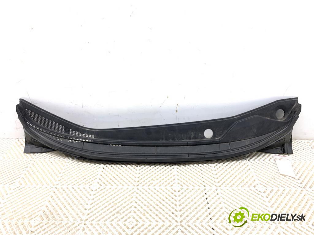 NISSAN MICRA K14 liftback 2020 74 kW 1.0 IG-T 100 999 torpédo plast pod čelní okno 668625FA0A (Plast pod čelním sklem)