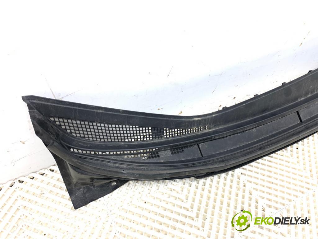 NISSAN MICRA K14 liftback 2020 74 kW 1.0 IG-T 100 999 Torpédo, plast pod čelné okno 668625FA0A (Torpédo (plast pod čelným sklom))